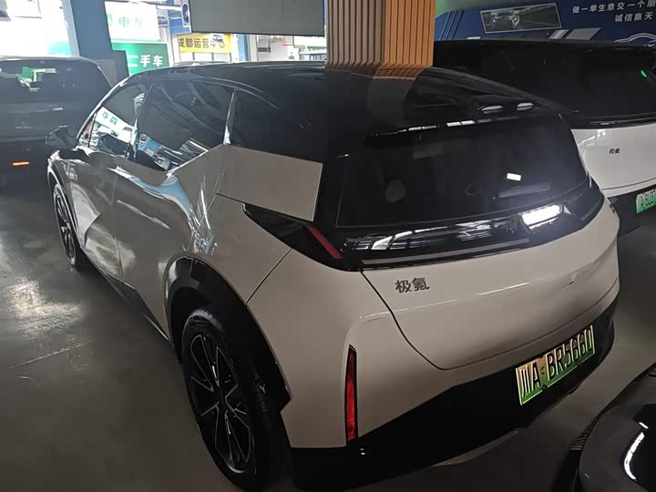 Фото 5 - Zeekr X