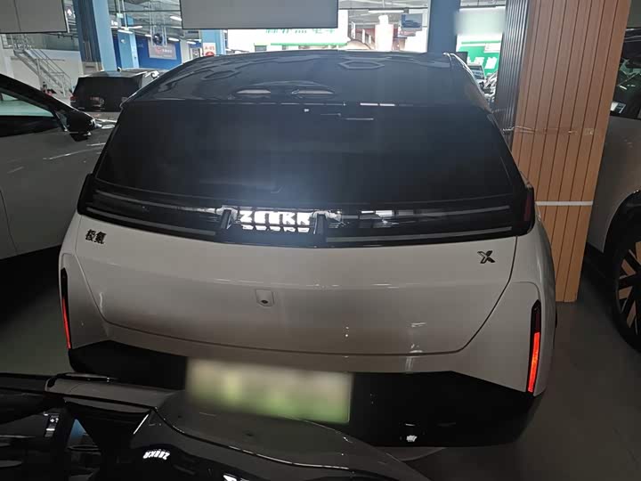 Фото 6 - Zeekr X