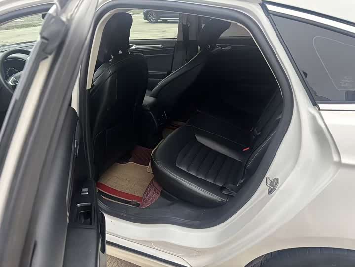 Фото 6 - Ford Mondeo