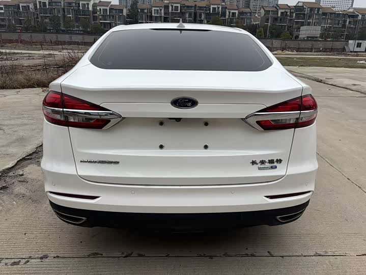 Фото 9 - Ford Mondeo