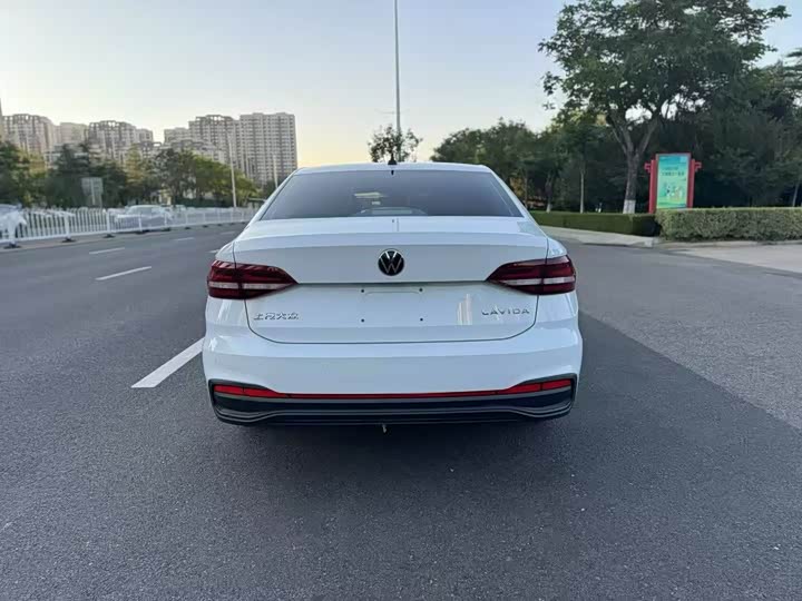 Фото 6 - Volkswagen Lavida