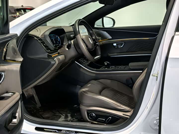 Фото 7 - BYD Han