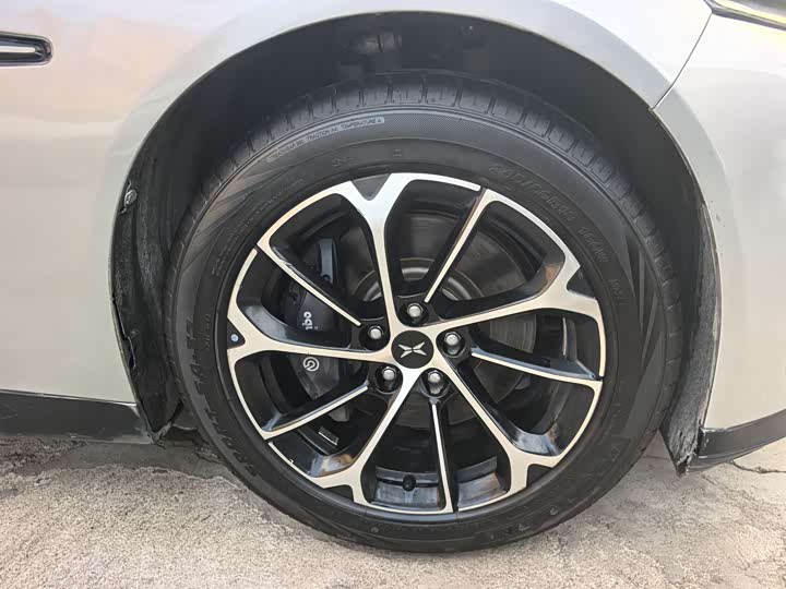 Фото 7 - XPeng P7