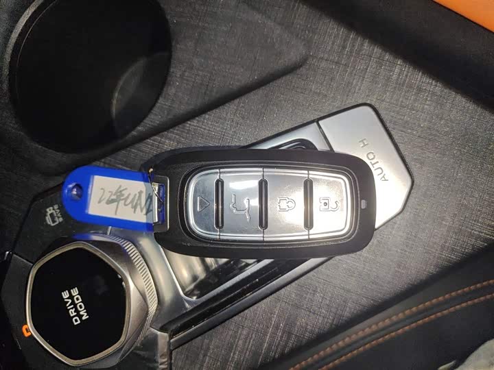 Фото 9 - Changan UNI-V