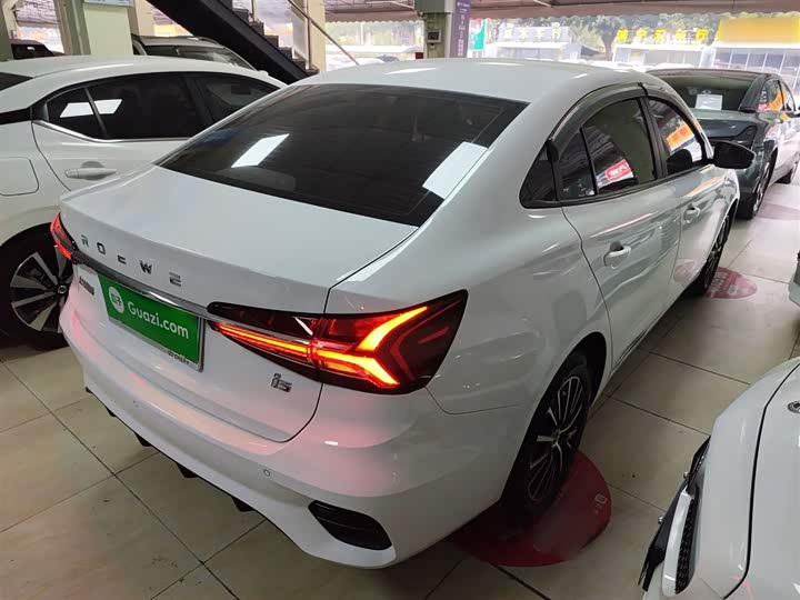 Фото 7 - Roewe i5