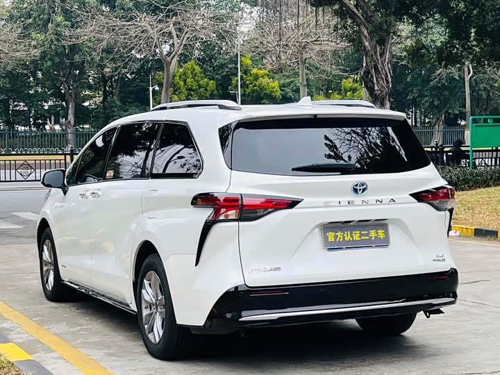 Фото 6 - Toyota Sienna