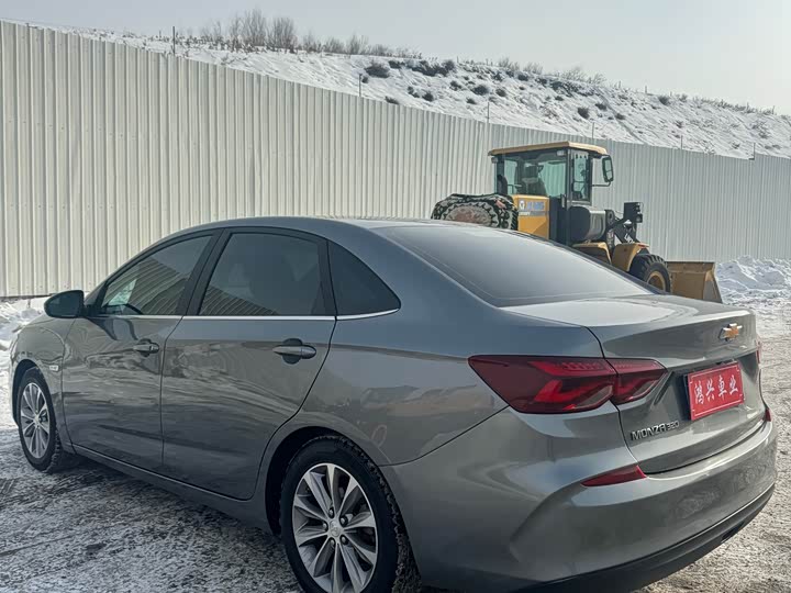 Фото 4 - Chevrolet Monza