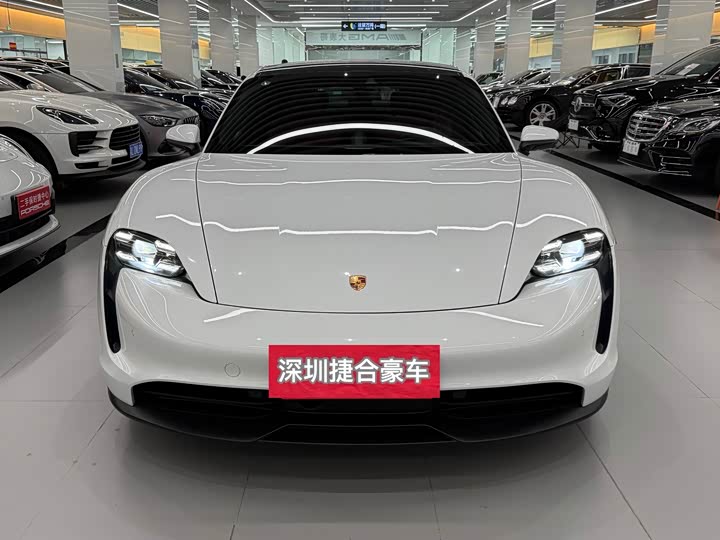 Фото 2 - Porsche Taycan