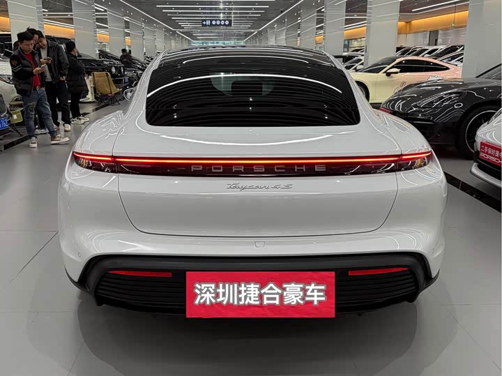 Фото 5 - Porsche Taycan