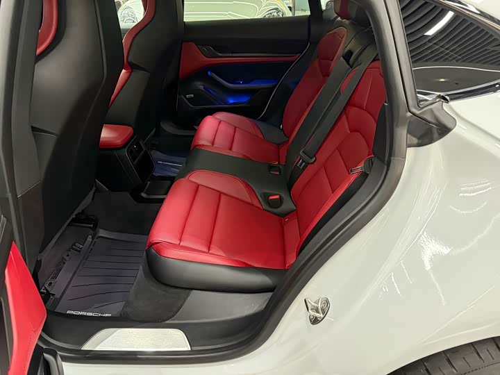 Фото 9 - Porsche Taycan