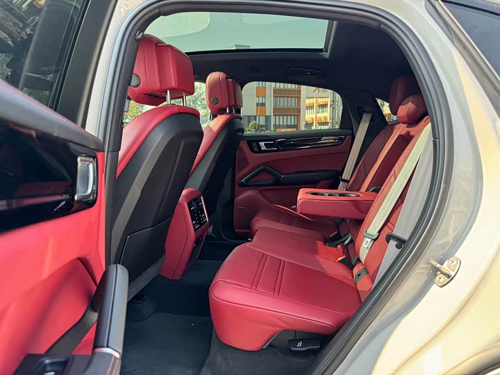 Фото 7 - Porsche Cayenne