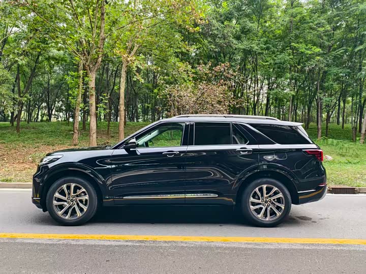 Фото 4 - Ford Explorer