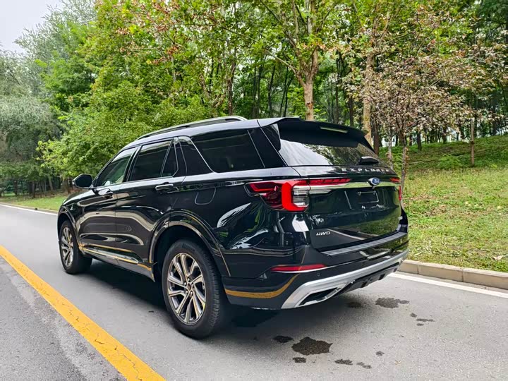 Фото 6 - Ford Explorer