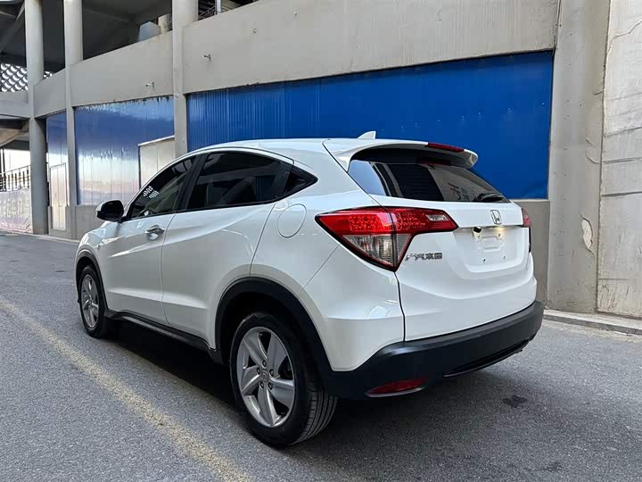 Фото 3 - Honda Vezel