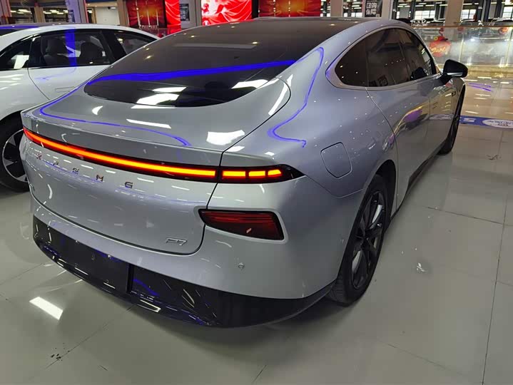 Фото 3 - XPeng P7