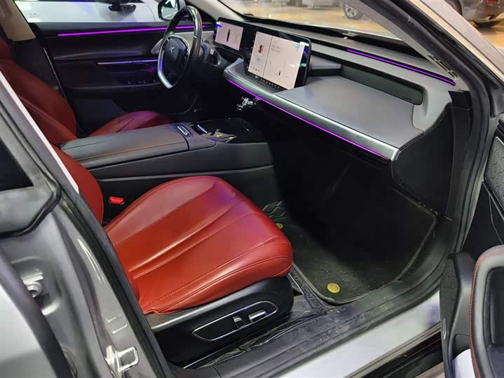 Фото 8 - XPeng P7