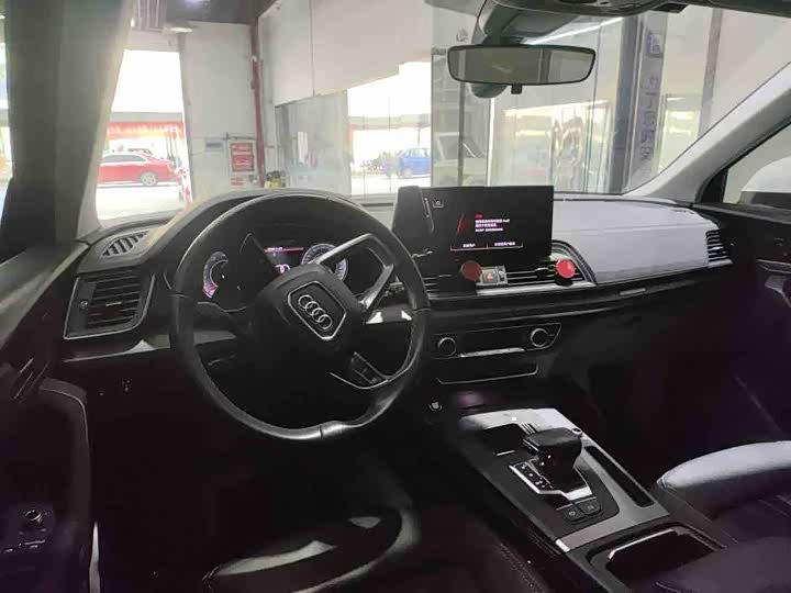 Фото 2 - Audi Q5L