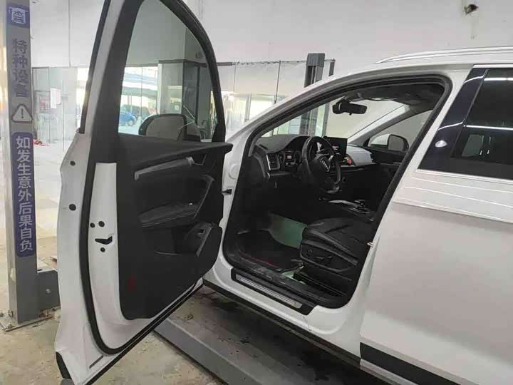 Фото 4 - Audi Q5L