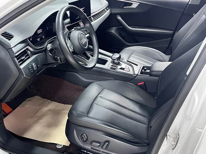 Фото 2 - Audi A4L