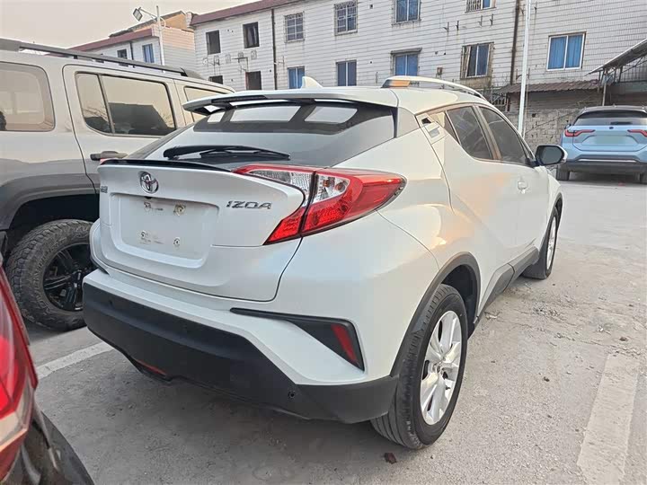 Фото 7 - Toyota Izoa