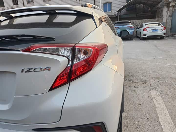 Фото 8 - Toyota Izoa