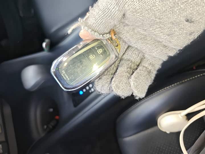 Фото 9 - Toyota Izoa