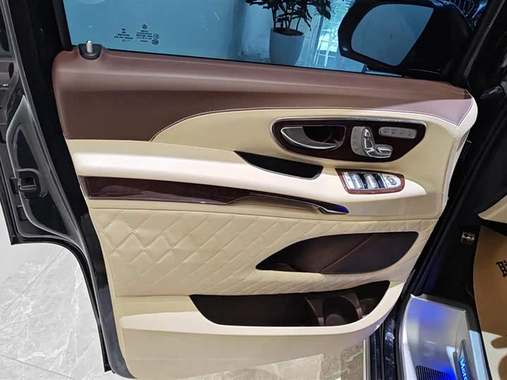 Фото 7 - Mercedes-Benz Vito