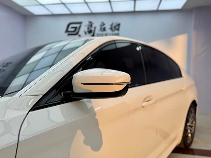 Фото 6 - BMW 5 Series