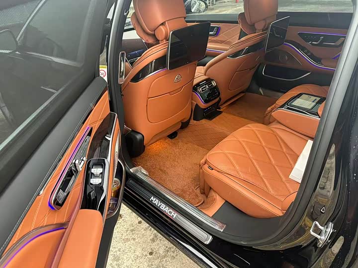 Фото 6 - Mercedes-Benz Maybach S-Class