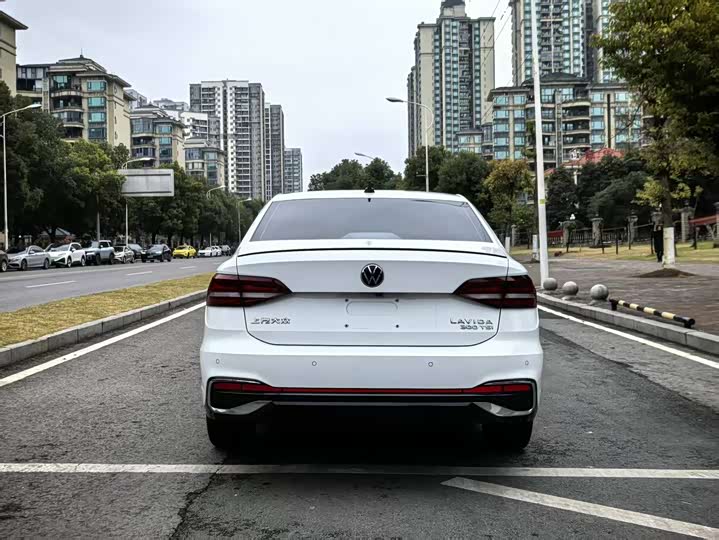 Фото 5 - Volkswagen Lavida