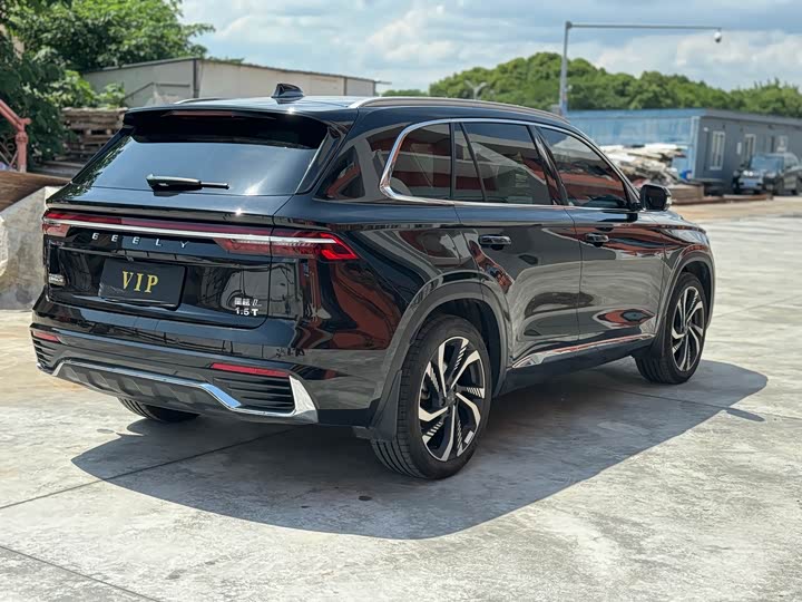 Фото 5 - Geely Monjaro