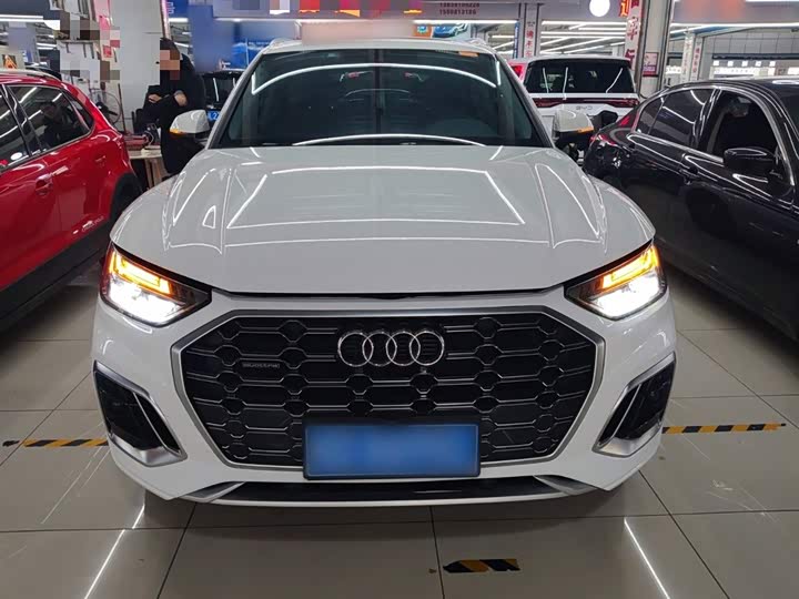 Фото 3 - Audi Q5L