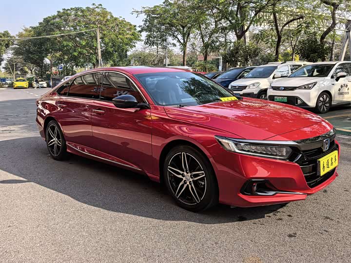 Фото 2 - Honda Accord