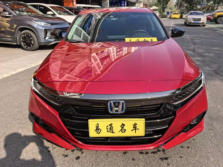 Фото 4 - Honda Accord