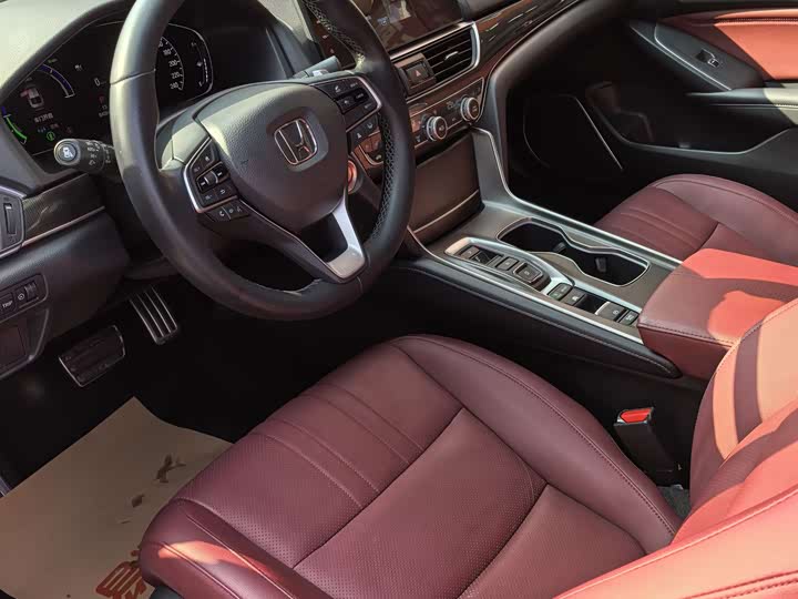 Фото 9 - Honda Accord