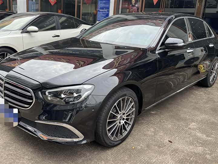 Фото 1 - Mercedes-Benz E-Class