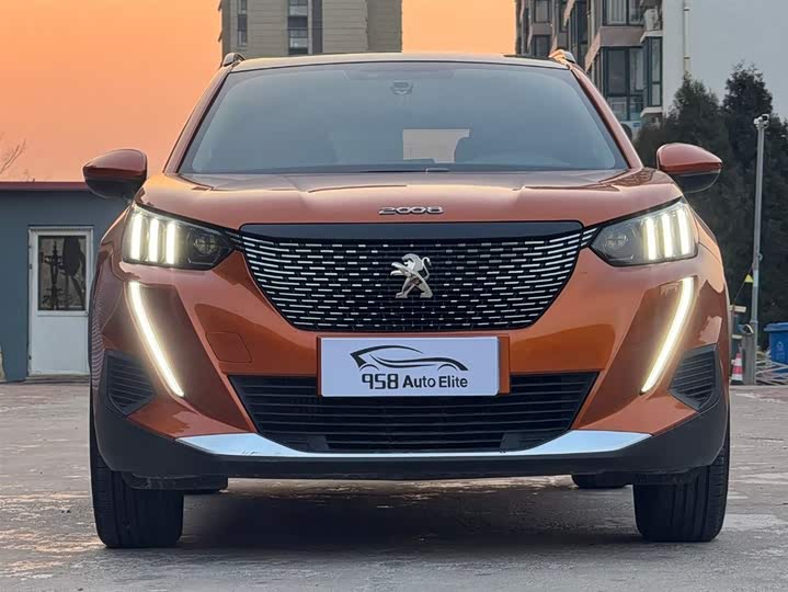 Фото 2 - Peugeot 2008