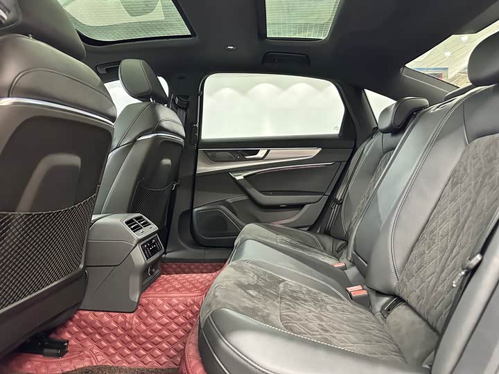 Фото 5 - Audi A6L