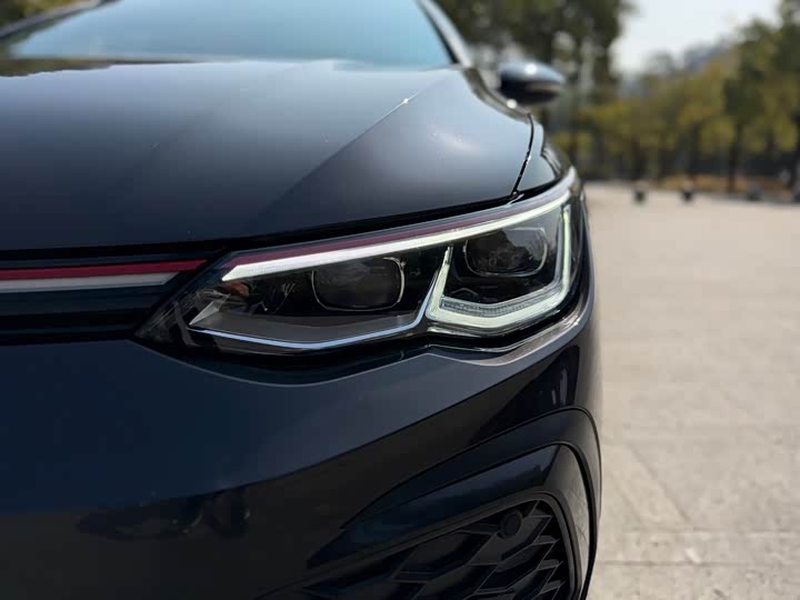 Фото 8 - Volkswagen Golf GTI