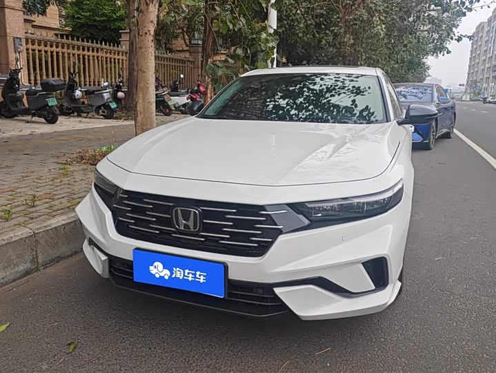 Фото 1 - Honda Accord