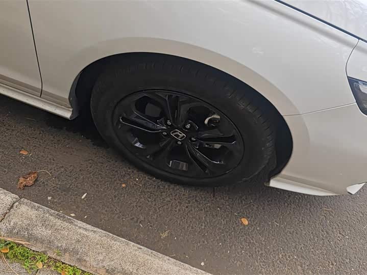 Фото 6 - Honda Accord