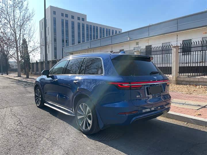 Фото 4 - LiXiang One