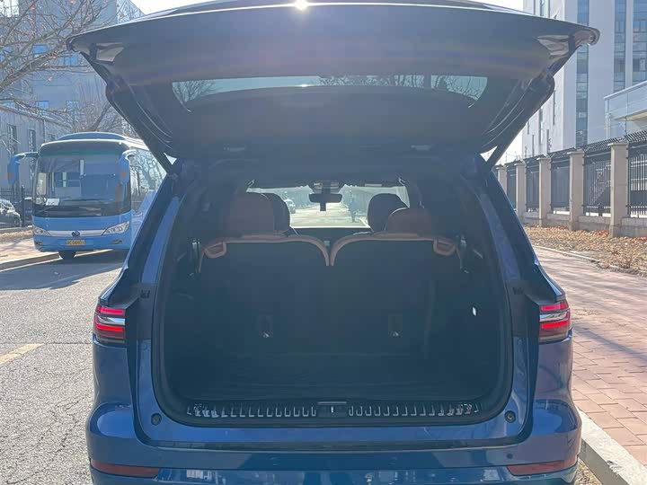 Фото 5 - LiXiang One