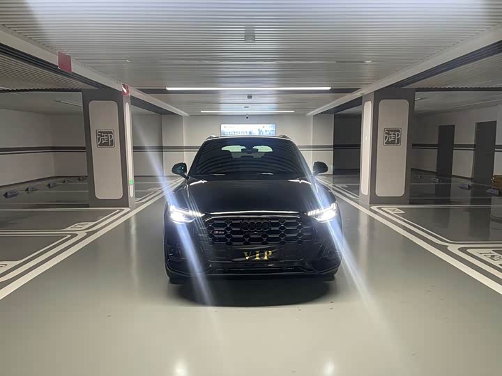 Фото 2 - Audi SQ5