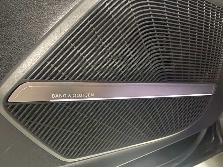 Фото 8 - Audi SQ5