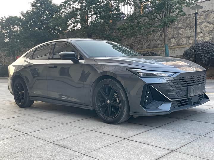 Фото 1 - Changan UNI-V