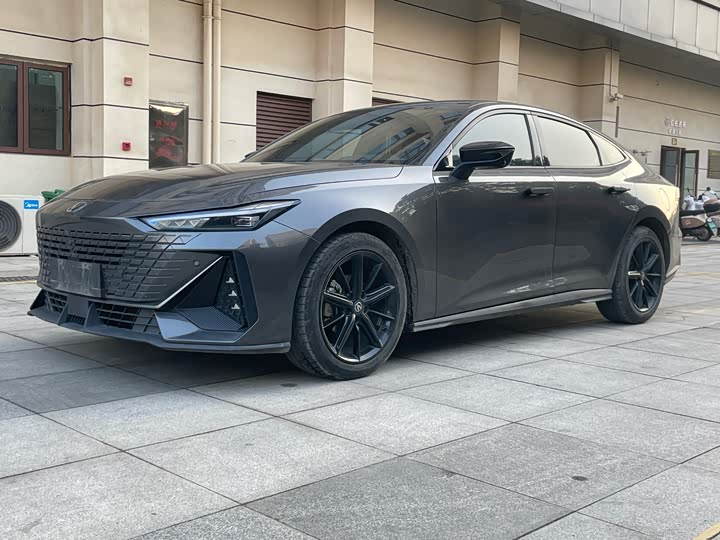 Фото 2 - Changan UNI-V