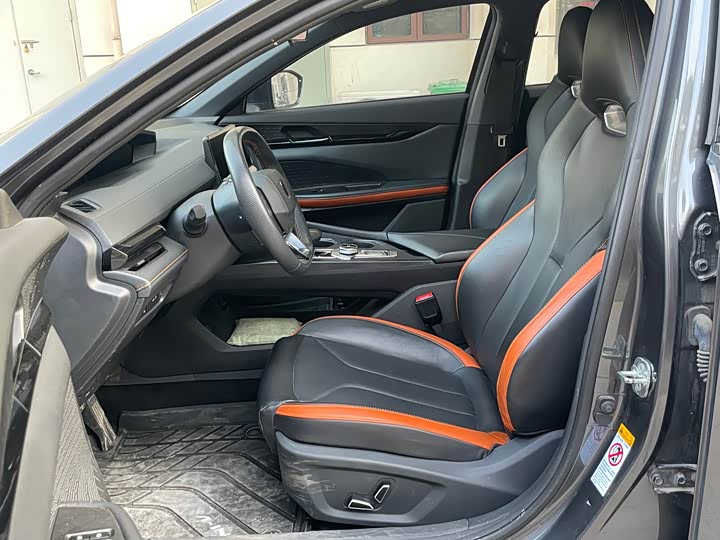 Фото 4 - Changan UNI-V