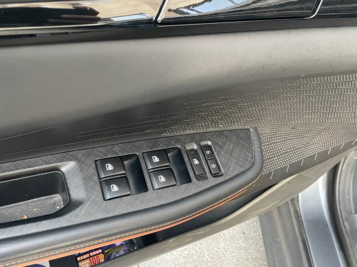 Фото 5 - Changan UNI-V