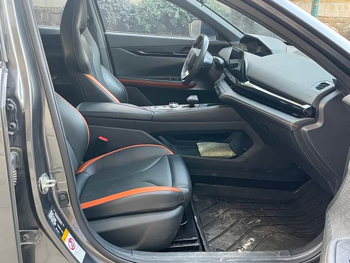 Фото 7 - Changan UNI-V